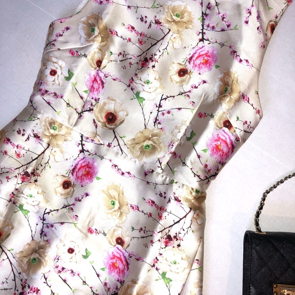 Gracia Cream Floral spring Mini Dress S - Picture 2 of 5